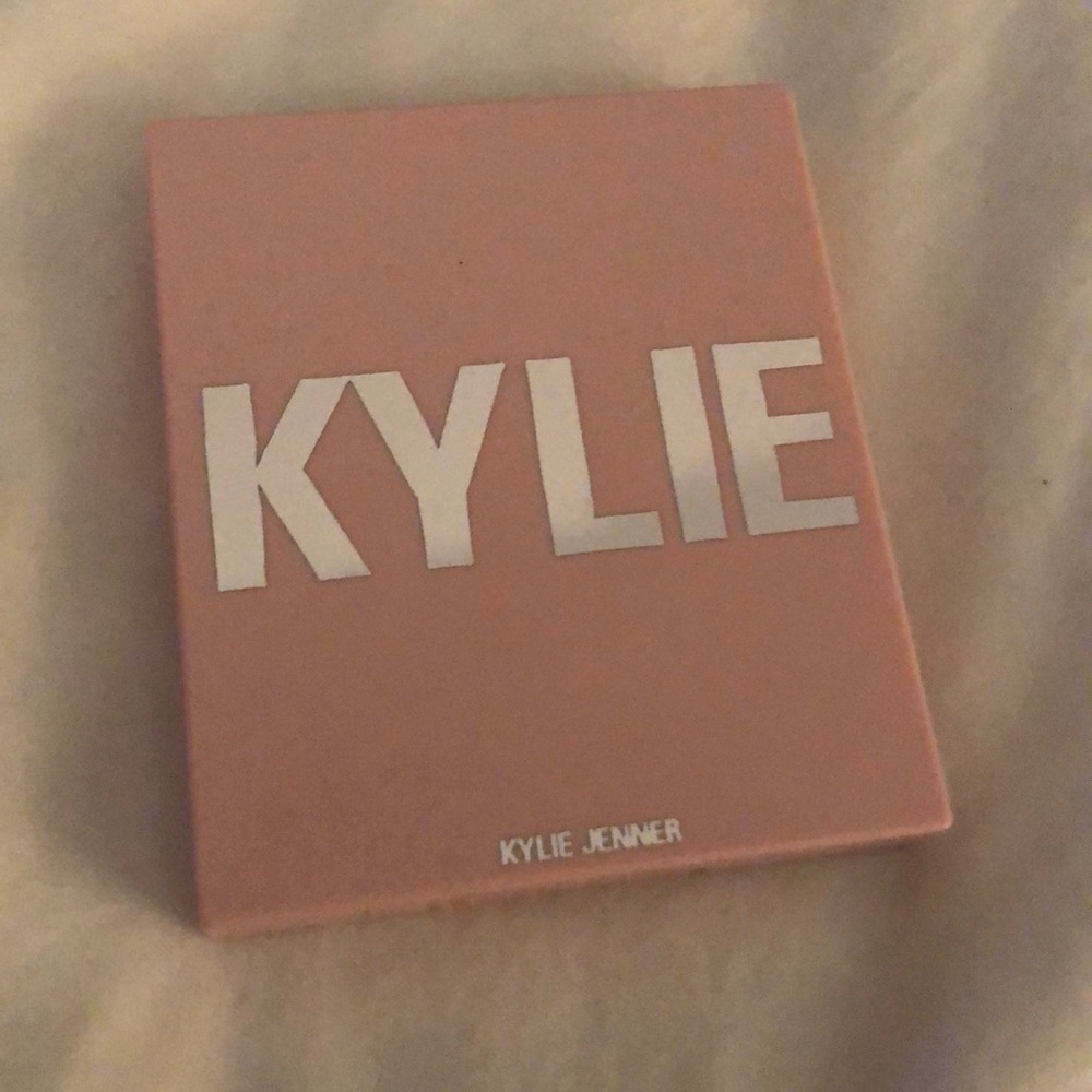 Kylie cosmetics blush